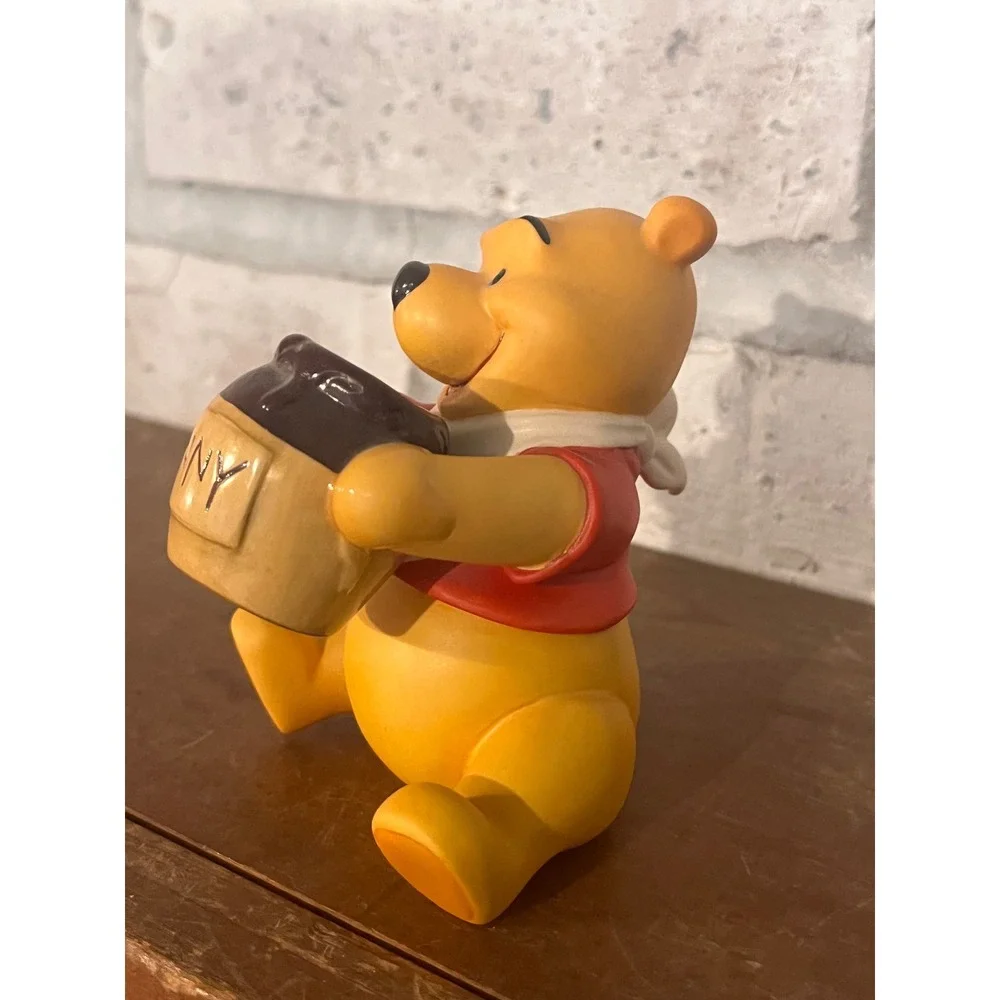 WDCC‎ 1996 Winnie the Pooh Time for Something Sweet Figurine - Picture 6 of 9